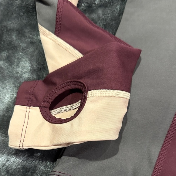 Gymshark- Women's Colorblock Long Sleeve Top - Picture 2 of 5